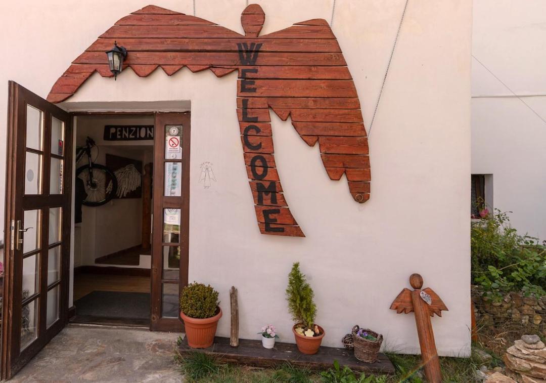 Bike Bistro A Penzion U Vsech Andelu Nove Mesto pod Smrkem Exterior foto