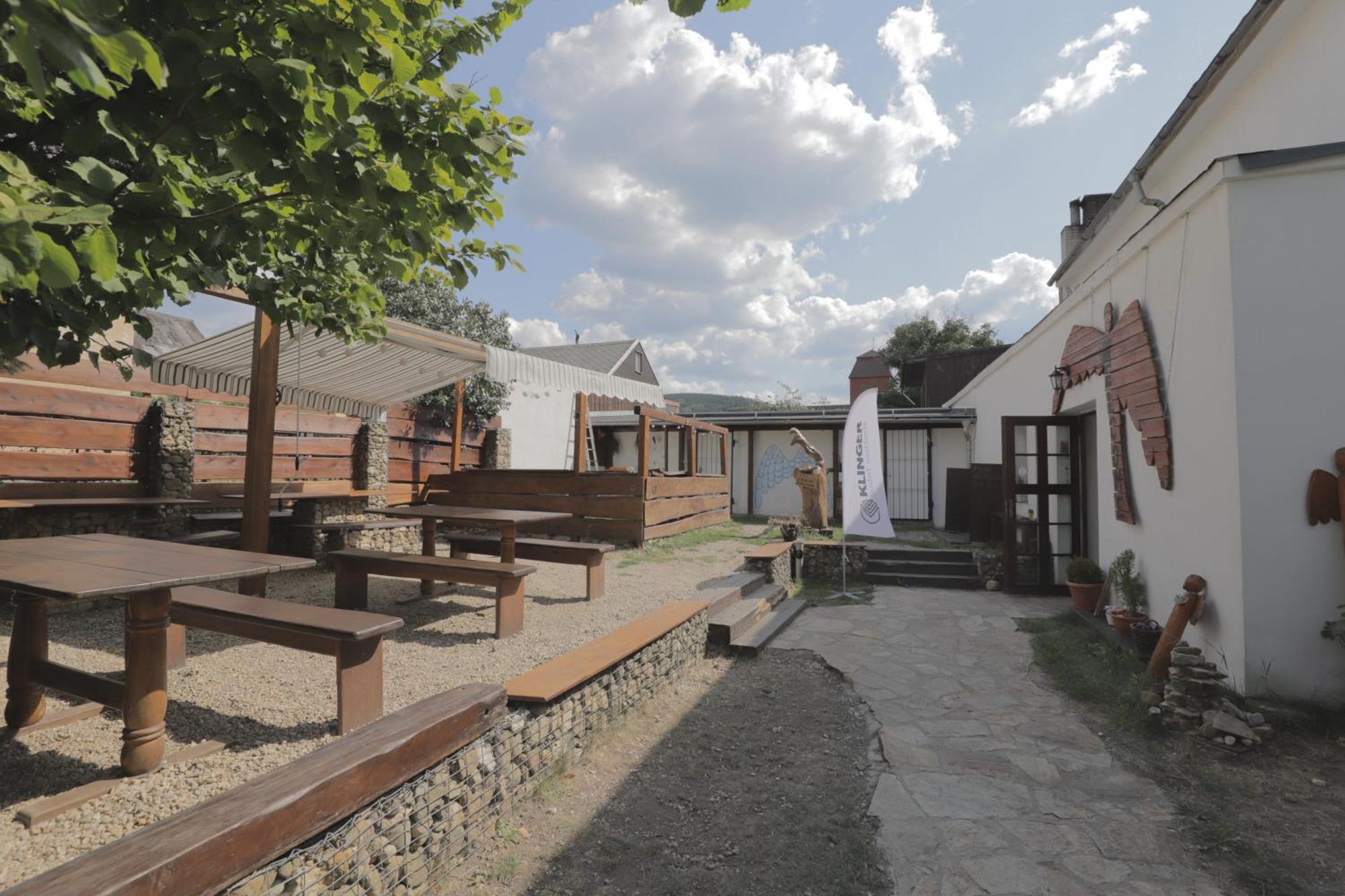 Bike Bistro A Penzion U Vsech Andelu Nove Mesto pod Smrkem Exterior foto